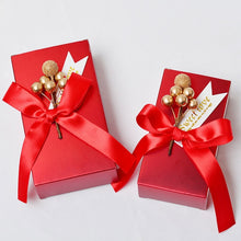 Load image into Gallery viewer, 2000pcs/lot  Wedding favor Red golden unique diy bead flower Square paper candy box packaging gifts boxes for guest