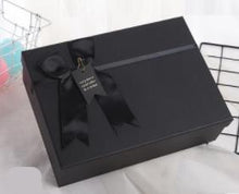 Load image into Gallery viewer, EMS 50PCS Modern Kraft Paper Box DIY Wedding Favor Gift Box rectangle Cake Box Candy gift box Packaging With Ribbon Rope