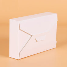 Load image into Gallery viewer, 500 pcs candy box kids kraft paper gift box for wedding Party birthday Cookies chocolate cake gift packaging bag White supply