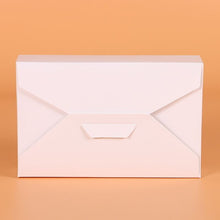 Load image into Gallery viewer, 500 pcs candy box kids kraft paper gift box for wedding Party birthday Cookies chocolate cake gift packaging bag White supply